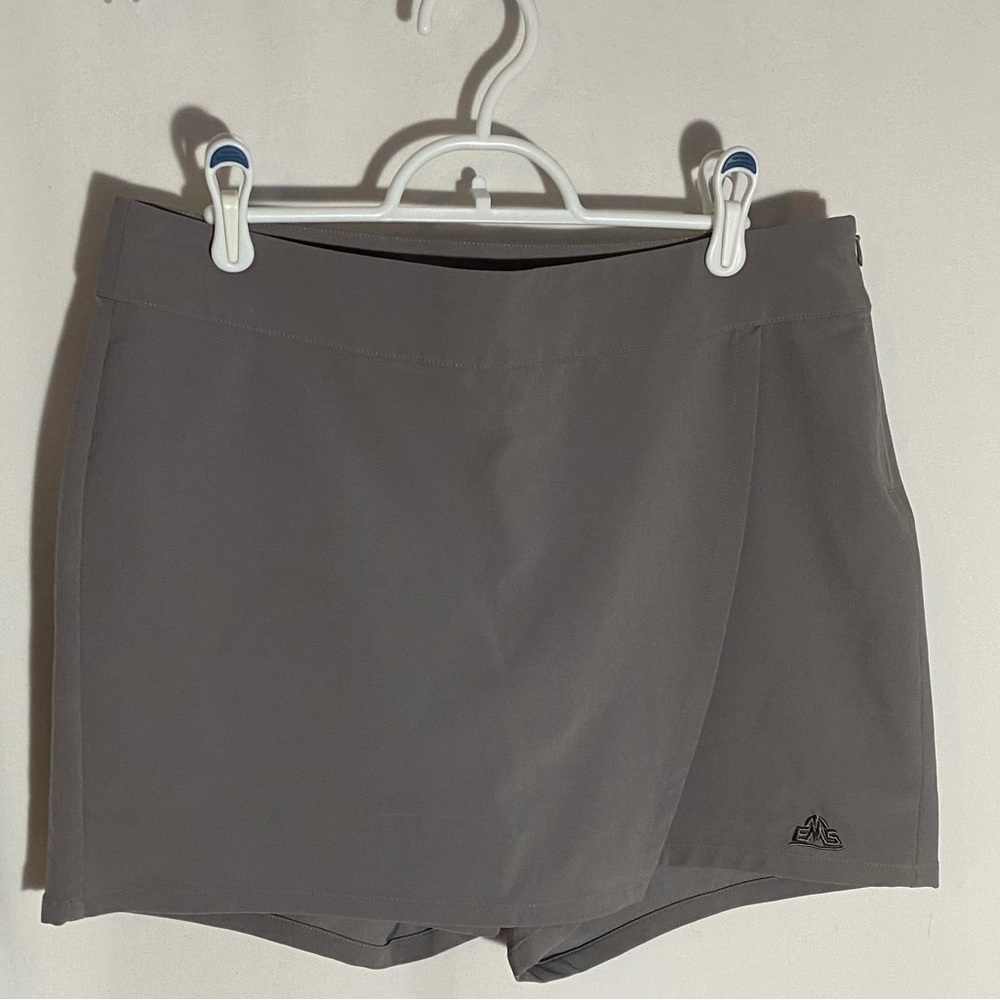Eastern Mountain Sports Active Wear Casual Summer Grey Skort Pockets, Size 6